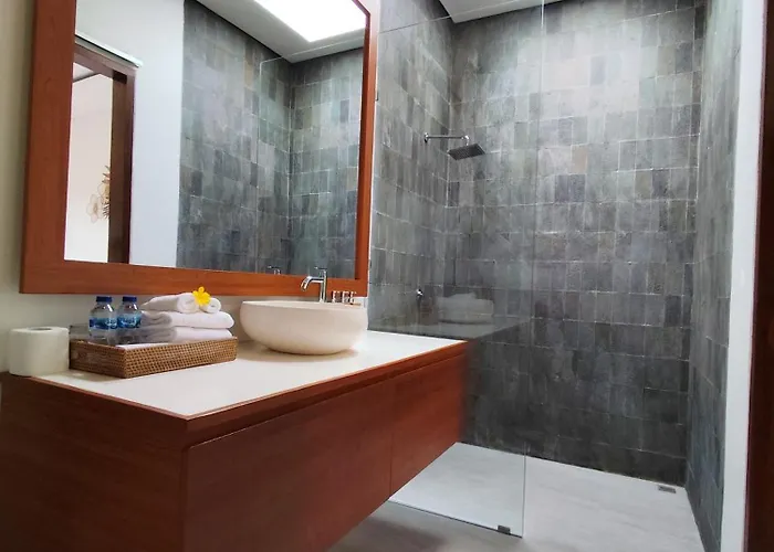 Kubera Kemenuh By Prasi Hotel